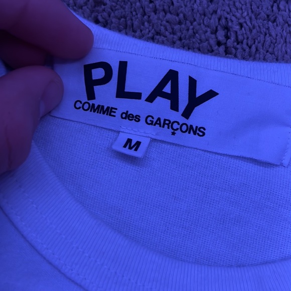 Comme Des Garçons PLAY Gold Heart Tee - Picture 3 of 4